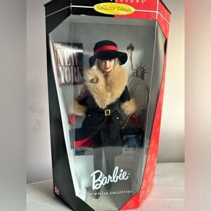Barbie City Seasons Collector Edition-Winter in New York